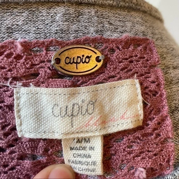 🌺 3/$25 🌺 Cupio | Women’s polka dot ruffled short sleeve top - Picture 7 of 8